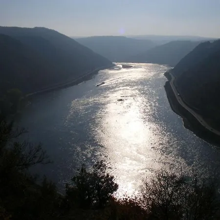 Elisabeth On The Loreley